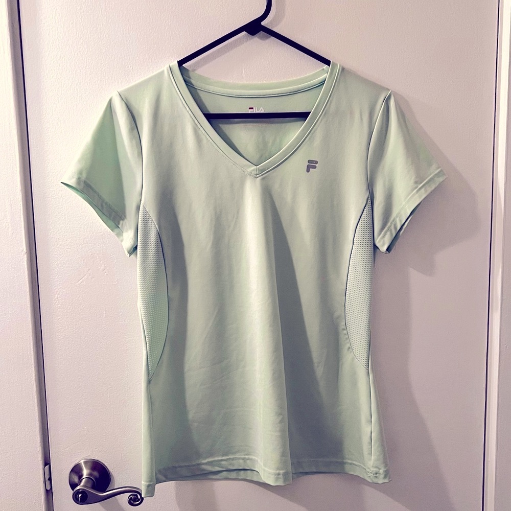 🌺 5 for $15 🌺 FILA Workout Top